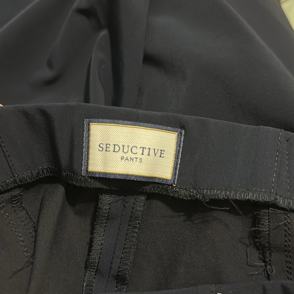 0416 SEDUCTIVE PANT NAVY BLUE CAPRI Tailored Silhouette